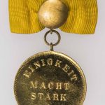 Bijoux - Gemeinsames Besuchsabzeiche mit Bändern der drei Großlogen, Rs.