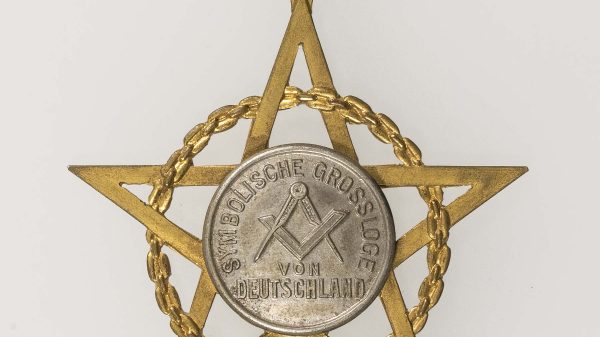 Bijou der Symbolischen Grossloge von Deutschland vs